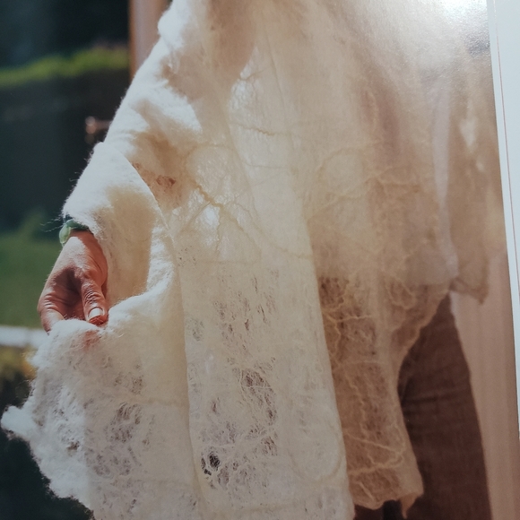 NUNO NOUVEAU Liz Clay book on Nuno Felting - Picture 10 of 13